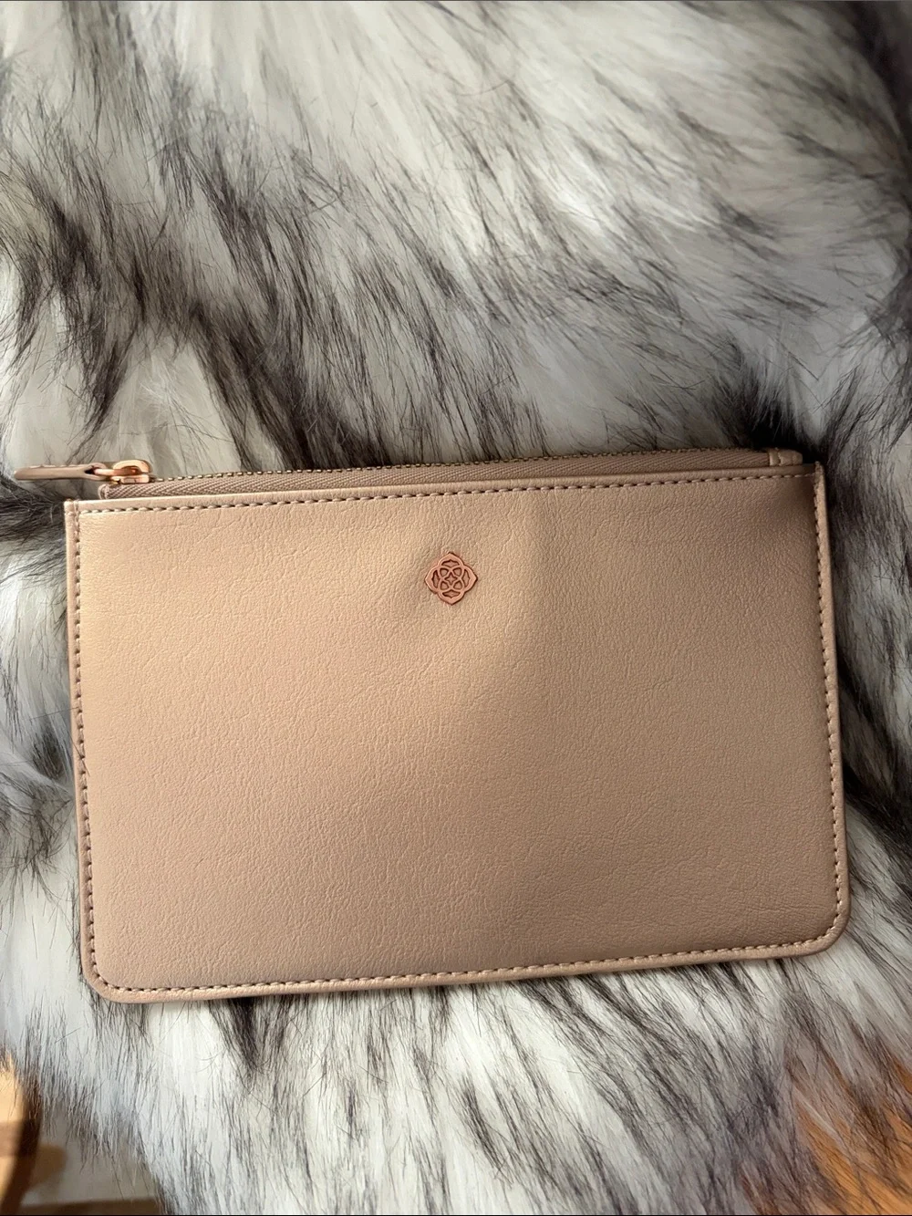 Kendra Scott Nude Blush Zip pouch